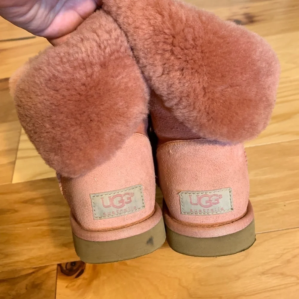 Ugg Bailey button boot in dusty pink, size 6